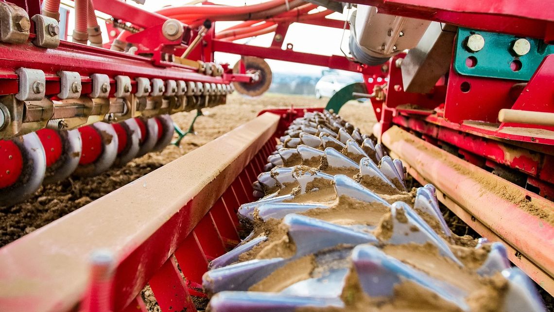 Gdzie kupić sprawdzone części do maszyn rolniczych w dobrej cenie?