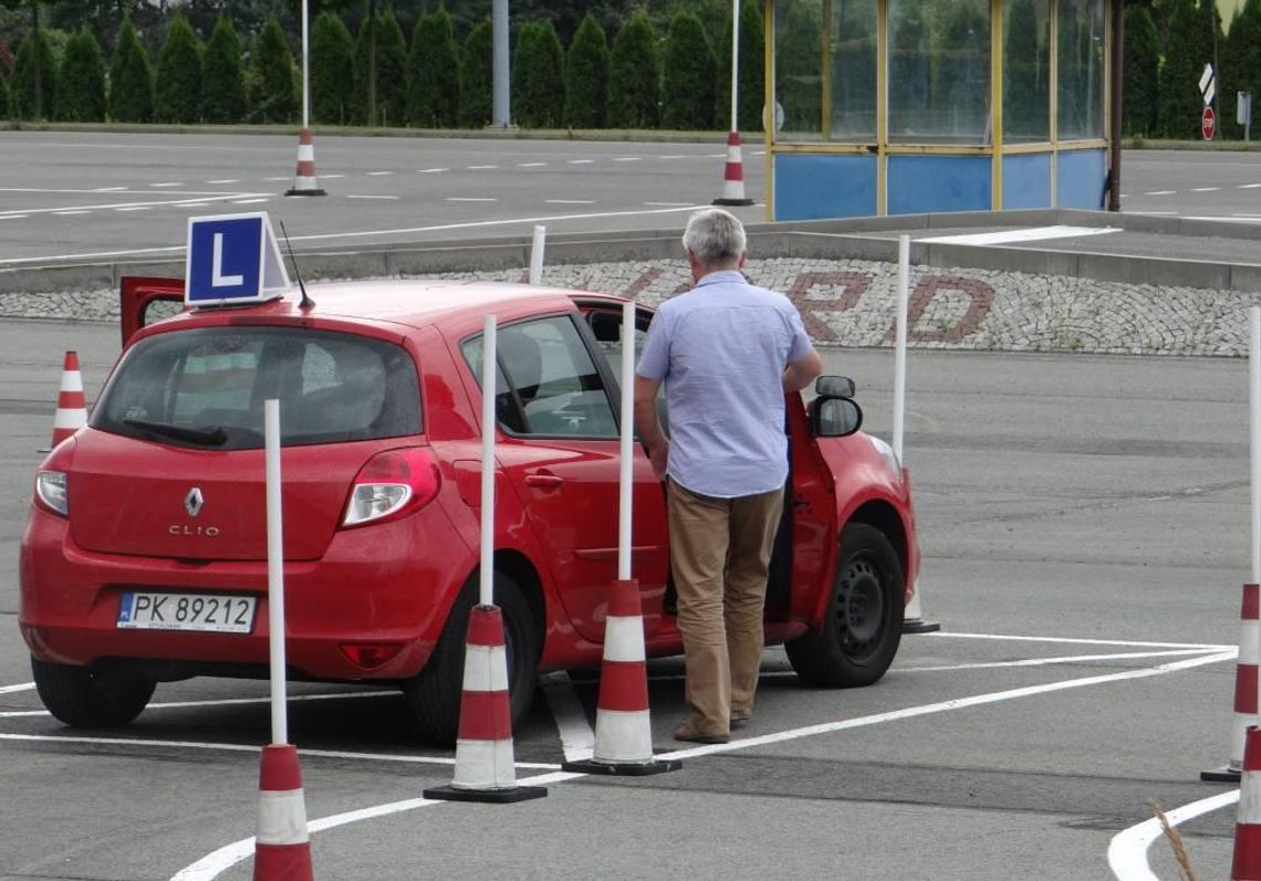 Gdzie warto uczyć się jeździć? Ranking kaliskich OSK