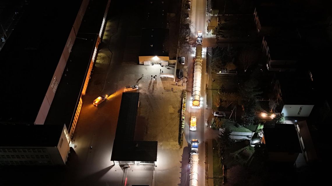 GIGATRANSPORTY na drodze. Jadą na wschód GIGATRANSPORTY na drodze. Jadą na wschód