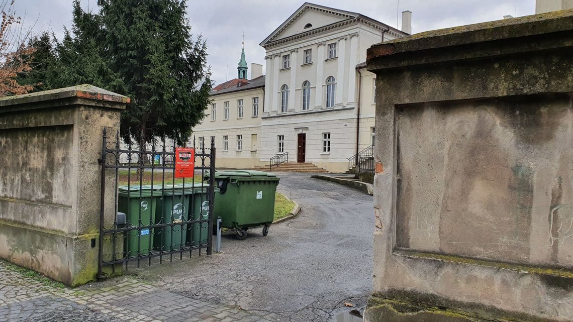 I LO w Kaliszu będzie mieć boisko, ale co z miejscami parkingowymi dla nauczycieli?