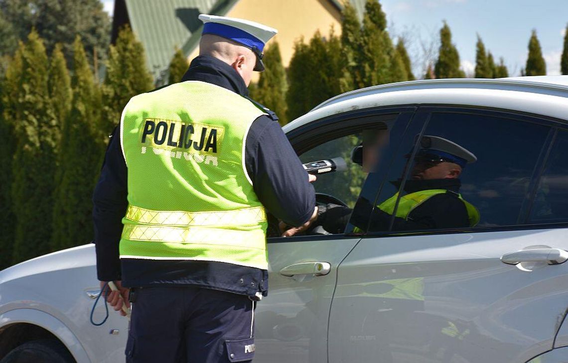 Ile?! Kompletnie pijana ,,matka'' w takim stanie wiozła dziecko