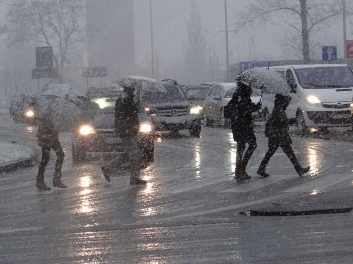 IMGW ostrzega przed zawiejami śnieżnymi