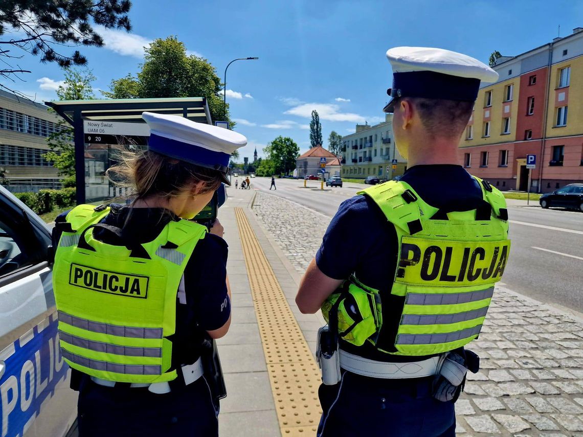 Jak po torze wyścigowym. Za kierownicą... seniorka z Kalisza