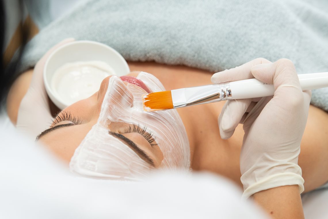 Jakie zabiegi anti-aging na twarz? 3 najpopularniejsze metody w Ambasadzie Urody Jakie zabiegi anti-aging na twarz? 3 najpopularniejsze metody w Ambasadzie Urody