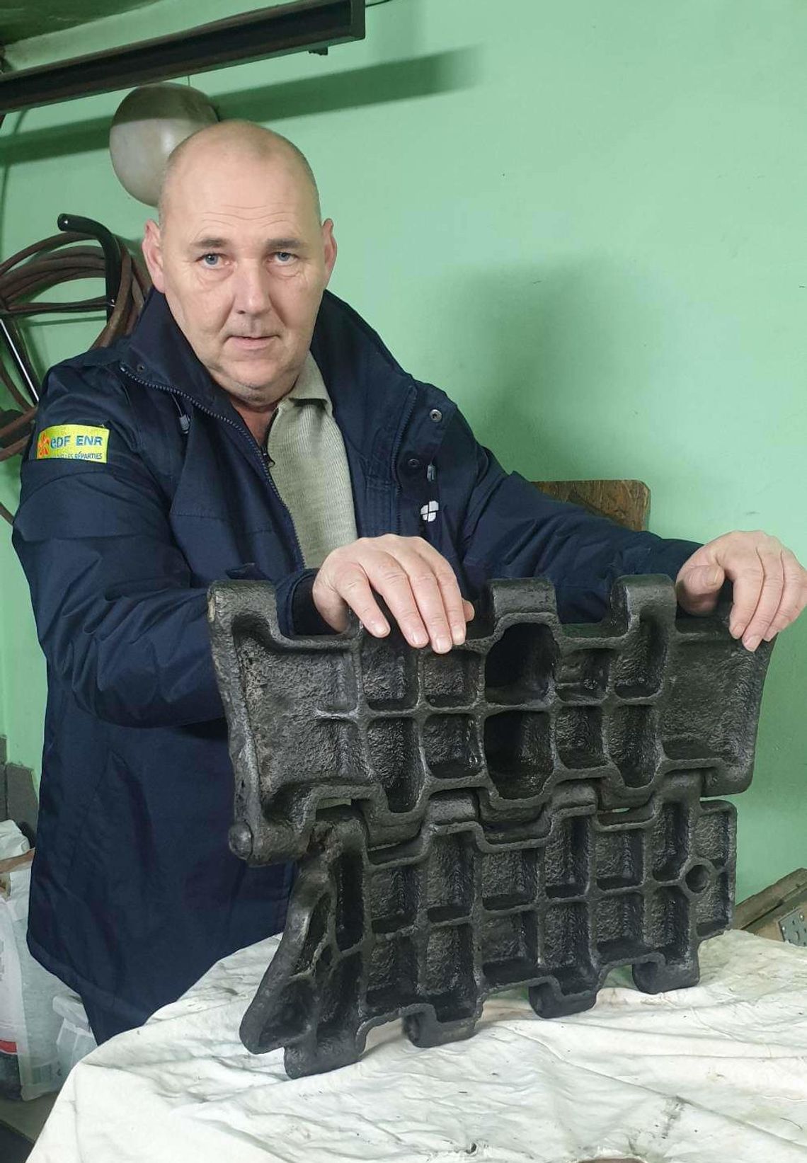 Jego wybuch zabił 12 osób. Odnaleziono fragment radzieckiego czołgu