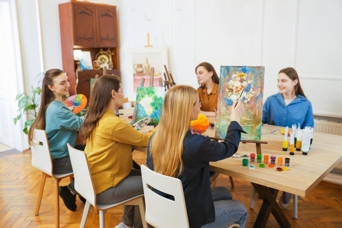 Jesteś pasjonatem sztuki? Sprawdź, jak kurs arteterapii pomoże Ci wykorzystać ją do pomocy innym Jesteś pasjonatem sztuki? Sprawdź, jak kurs arteterapii pomoże Ci wykorzystać ją do pomocy innym