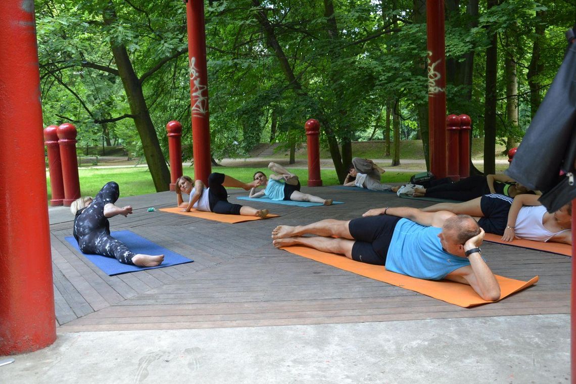 Joga w parku. Kaliskie obchody Międzynarodowego Dnia Jogi