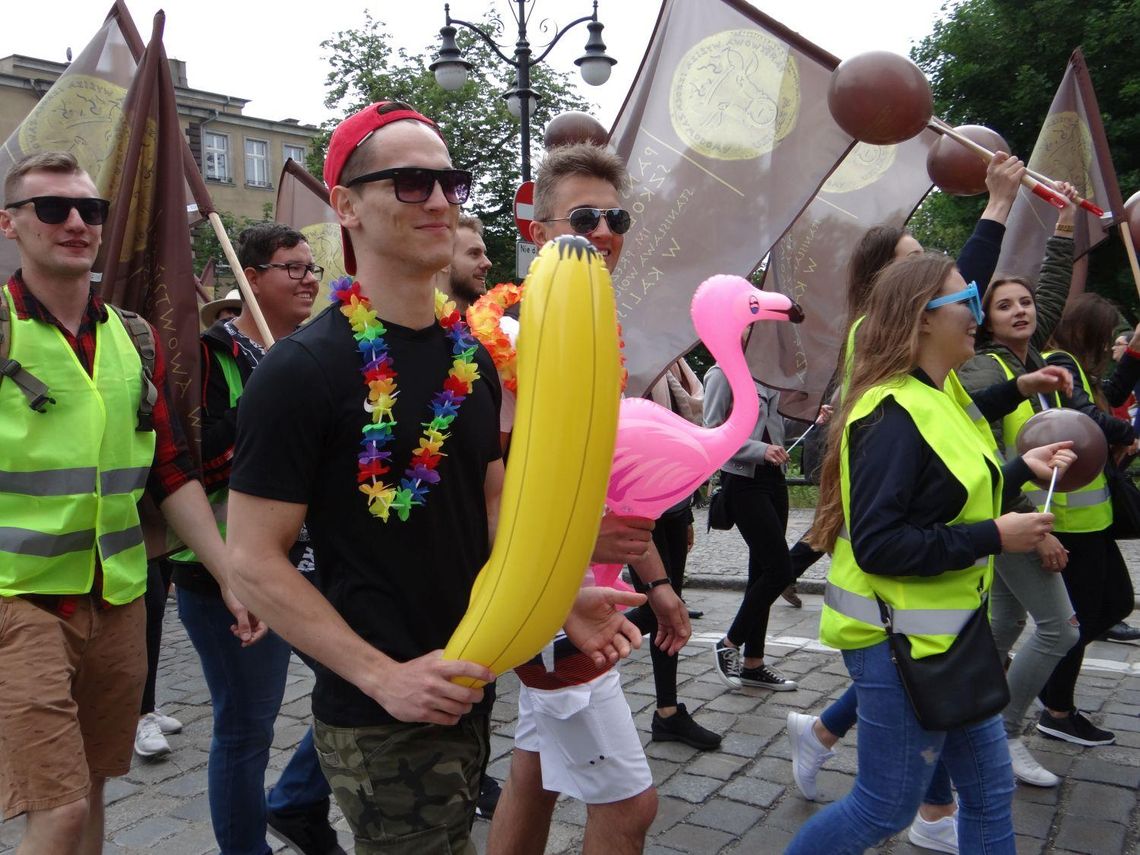 Juwenalia w Kaliszu. Studenci zawładnęli miastem! ZDJĘCIA