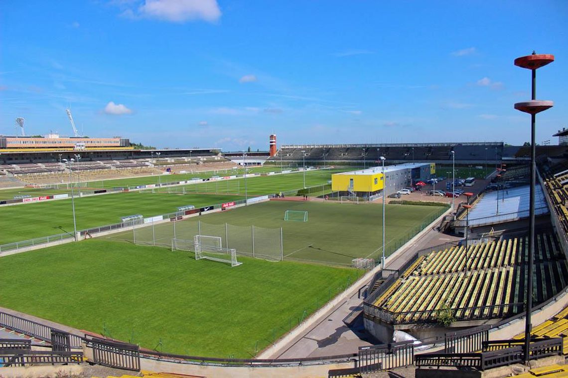 Kakaesiacy zagrają na największym stadionie piłkarskim na świecie