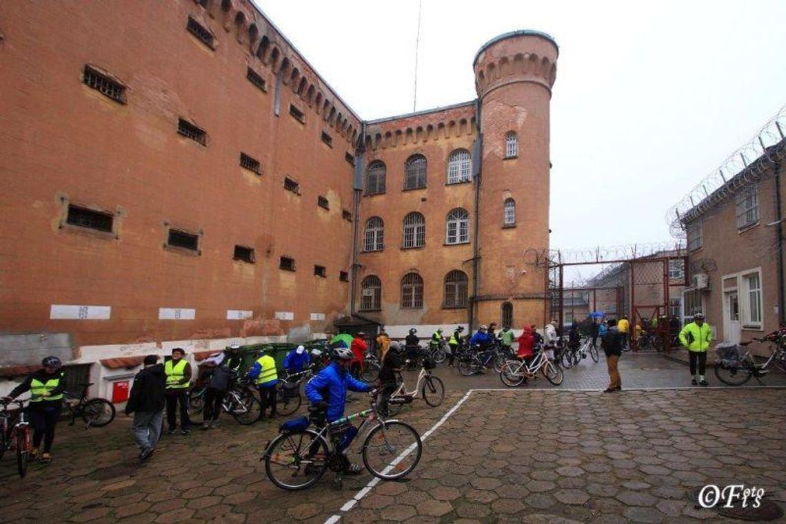 Kaliscy cykliści w więzieniu ZDJĘCIA