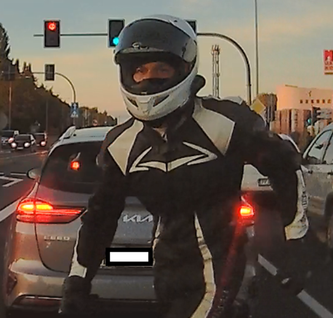 Kaliska policja szuka TYCH motocyklistów! ZDJĘCIA Kaliska policja szuka TYCH motocyklistów! ZDJĘCIA