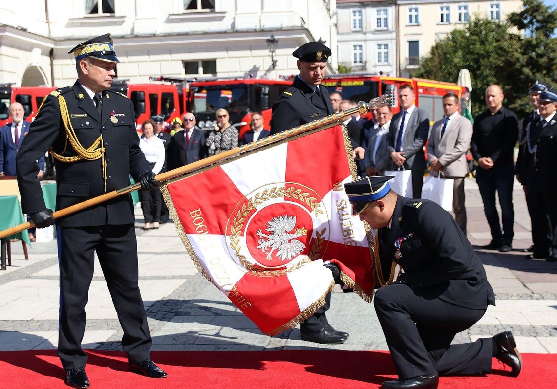 Kaliska straż z nowym sztandarem ZDJĘCIA