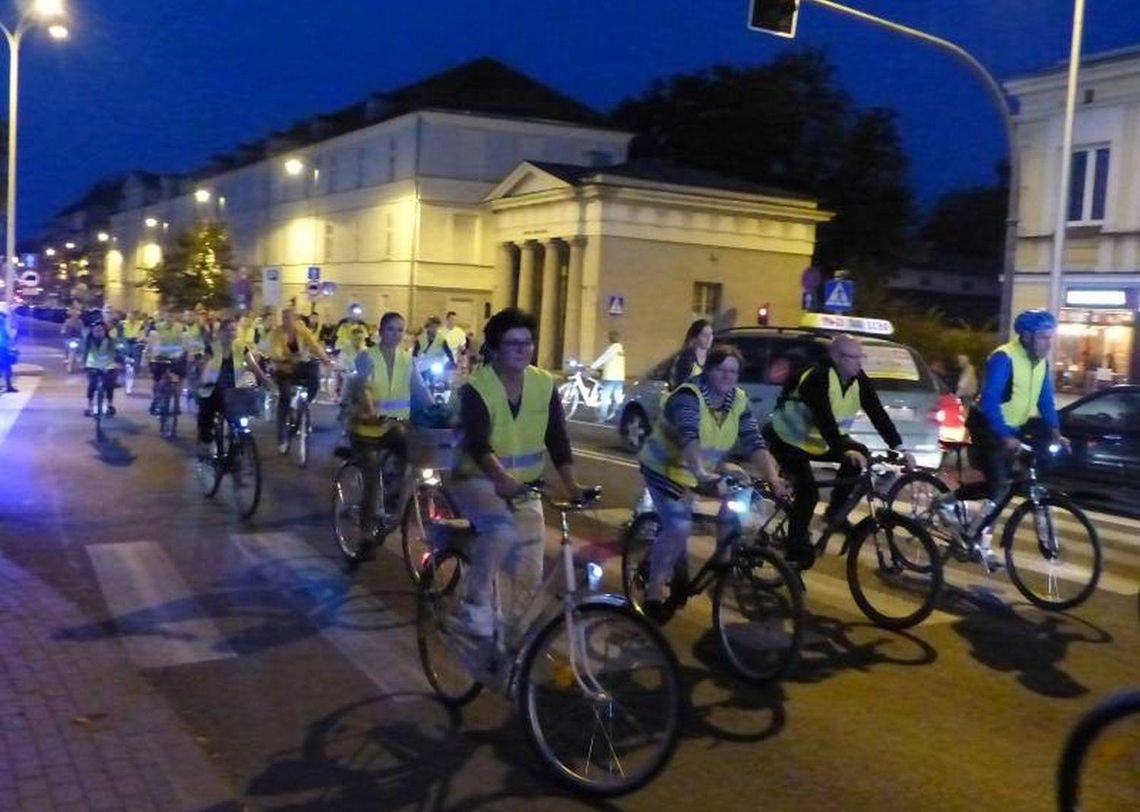 "Kalisz świeci przykładem". Rajd rolkowo - rowerowy