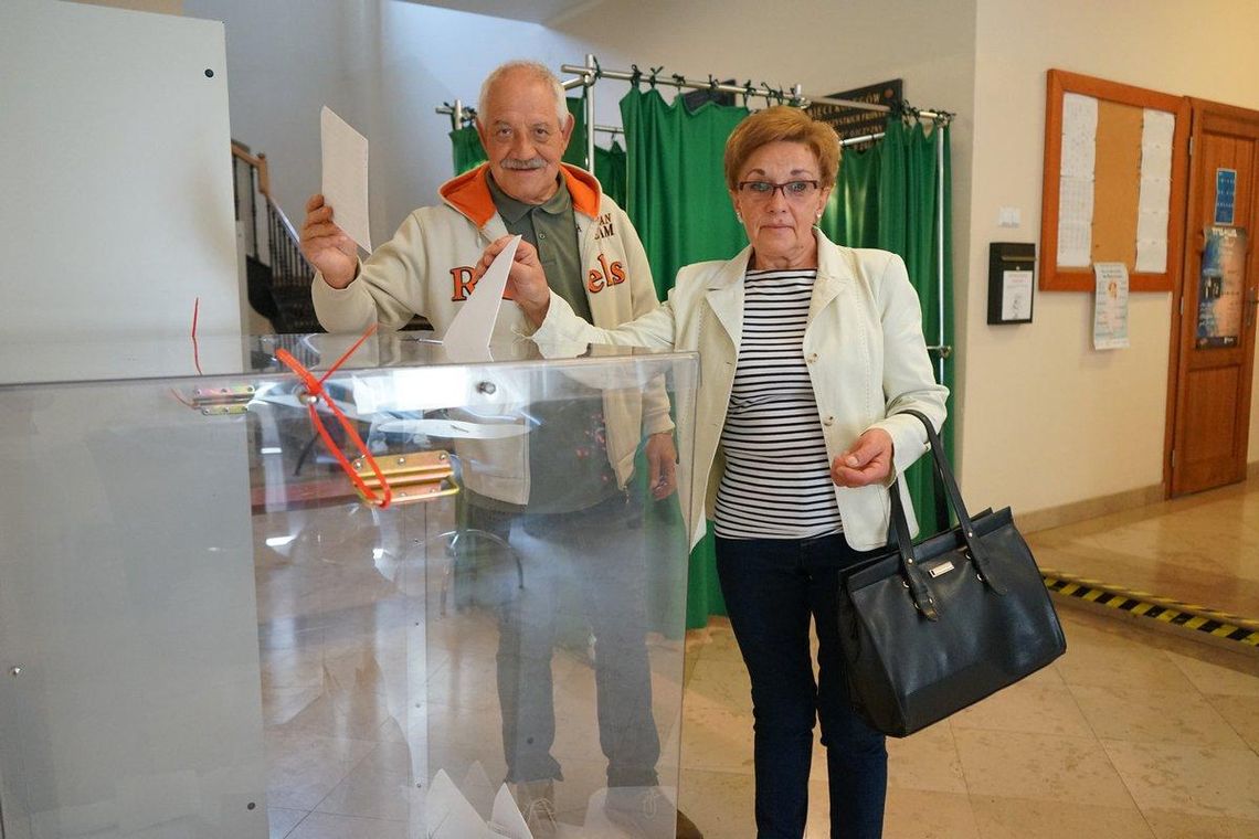 Kaliszanie głosują! Frekwencja na godzinę 12:00 ZDJĘCIA