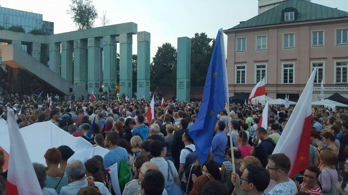 Kaliszanie na protestach w Warszawie ZDJĘCIA