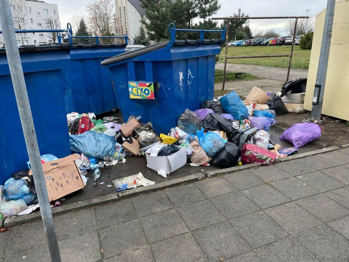 Kaliszanie nam zgłaszają. Osiedla toną w śmieciach