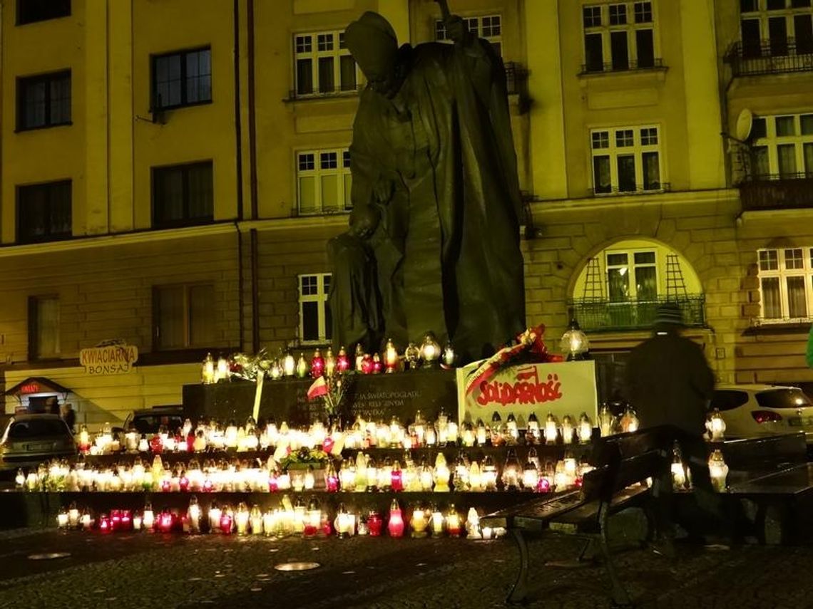 Kaliszanie pamiętali o Papieżu Polaku ZDJĘCIA