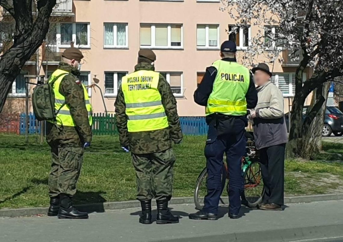 Kary za brak kwarantanny i niestosowanie się do obostrzeń.  Ile nałożono w Kaliszu i powiecie?