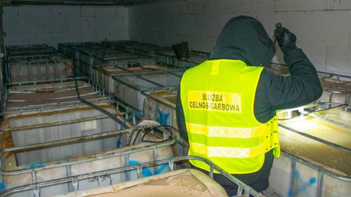 KAS ostrzega: nie pij takiego alkoholu, bo może się to źle skończyć