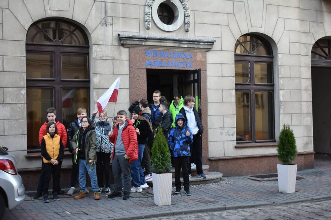 Kiedyś był tu bank, potem hotel - teraz pierwsza wolna szkoła w Kaliszu. „Tu oceny nie są najważniejsze” ZDJĘCIA