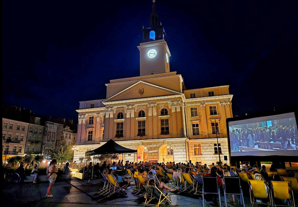Kino Letnie wraca na Główny Rynek. Miasto ogłosiło repertuar Kino Letnie wraca na Główny Rynek. Miasto ogłosiło repertuar