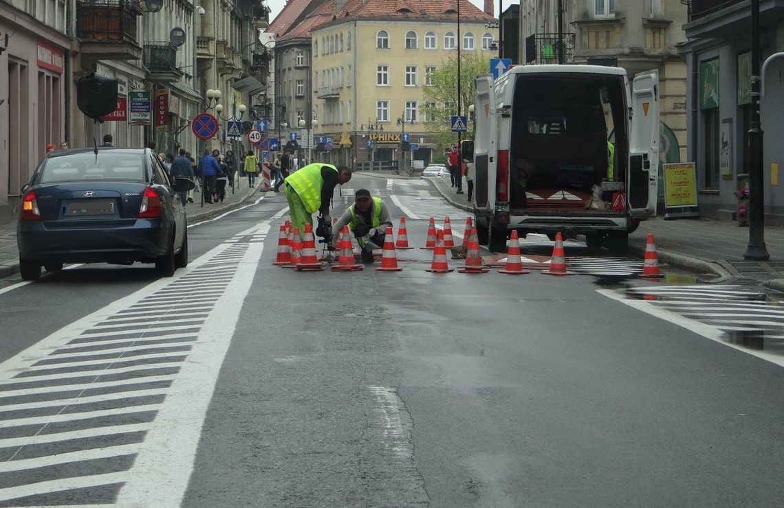 Kolejne „niespodzianki” na Śródmiejskiej. To spowolni kierowców ZDJĘCIA