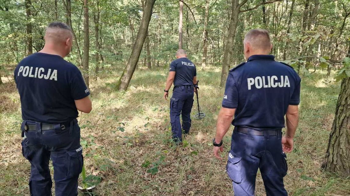 Kolejne niewybuchy w tym lesie. Policjanci apelują! Kolejne niewybuchy w tym lesie. Policjanci apelują!