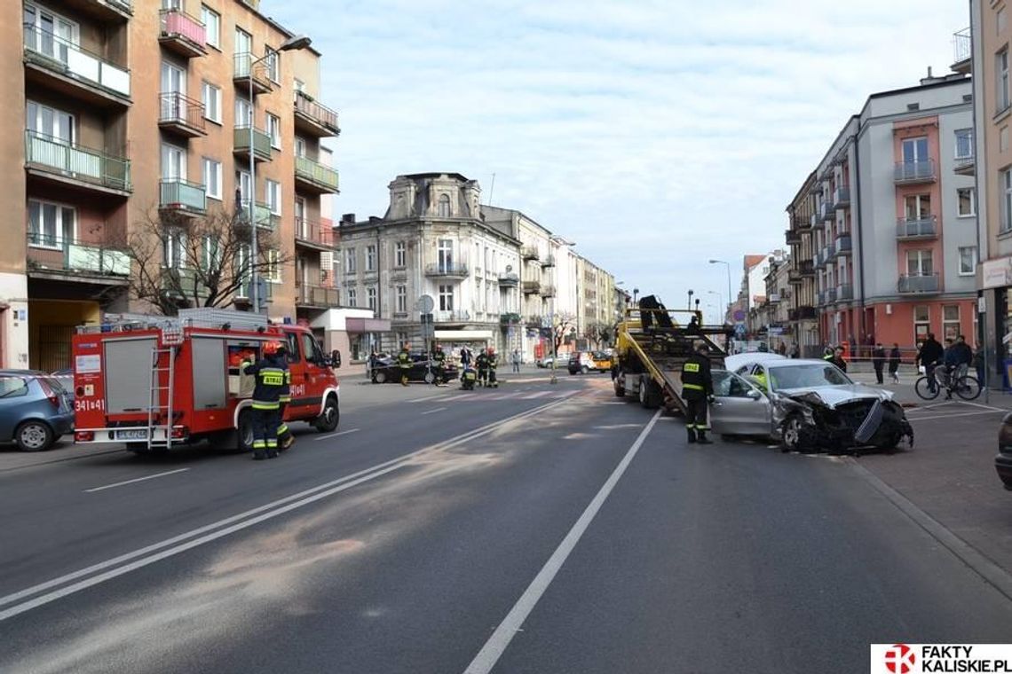 Kolejne skrzyżowanie z sygnalizacją i kamerami