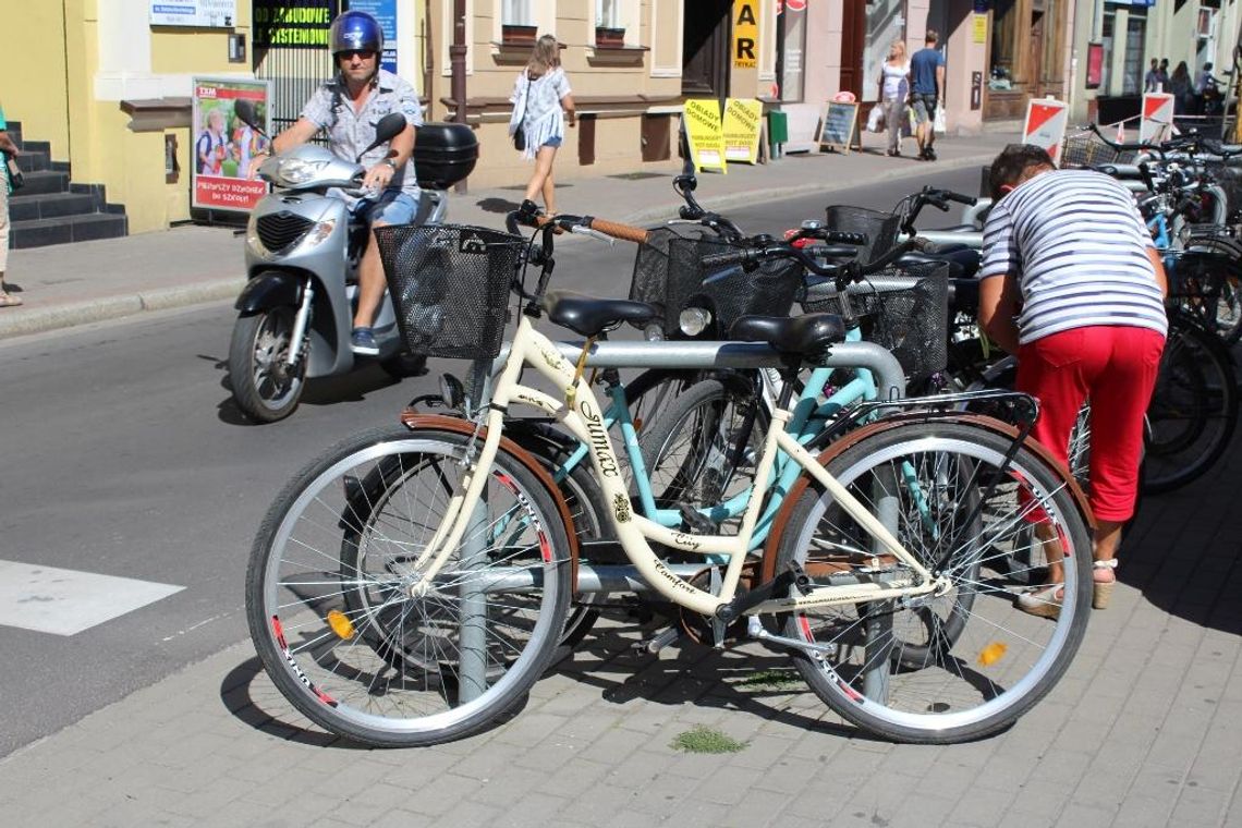 Kolejne stojaki dla rowerzystów