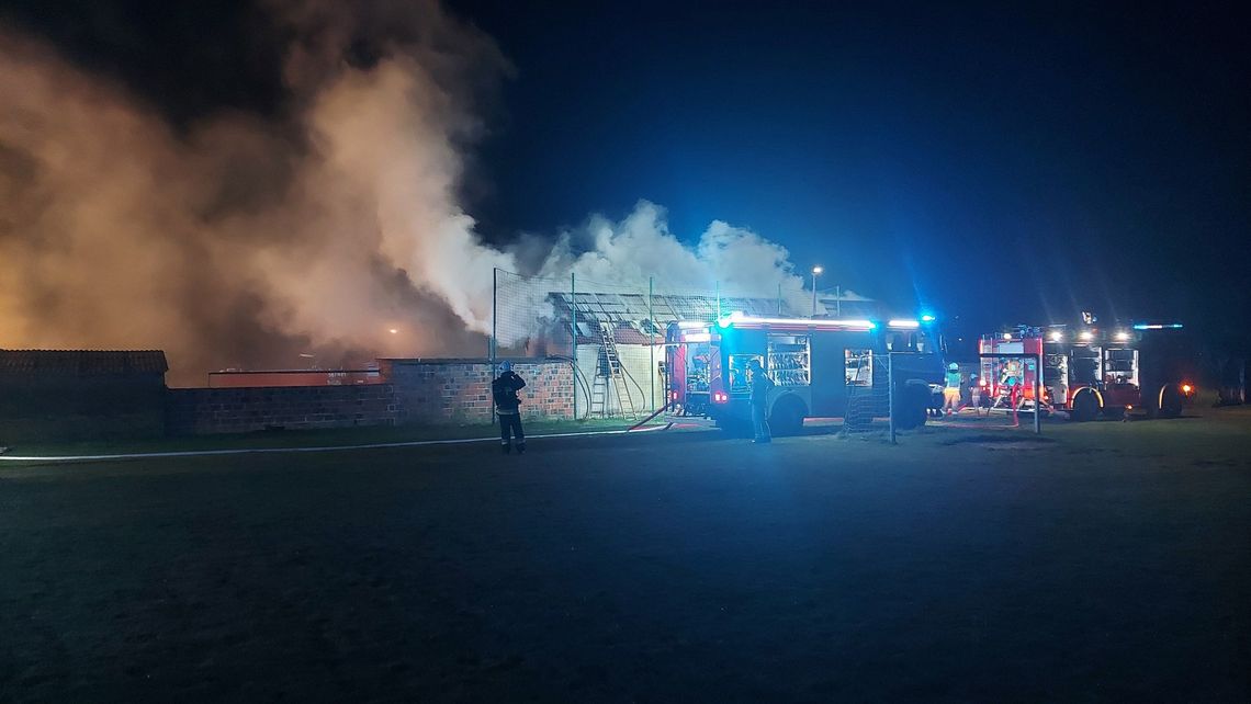 Kolejny duży pożar. Ogień widoczny z daleka