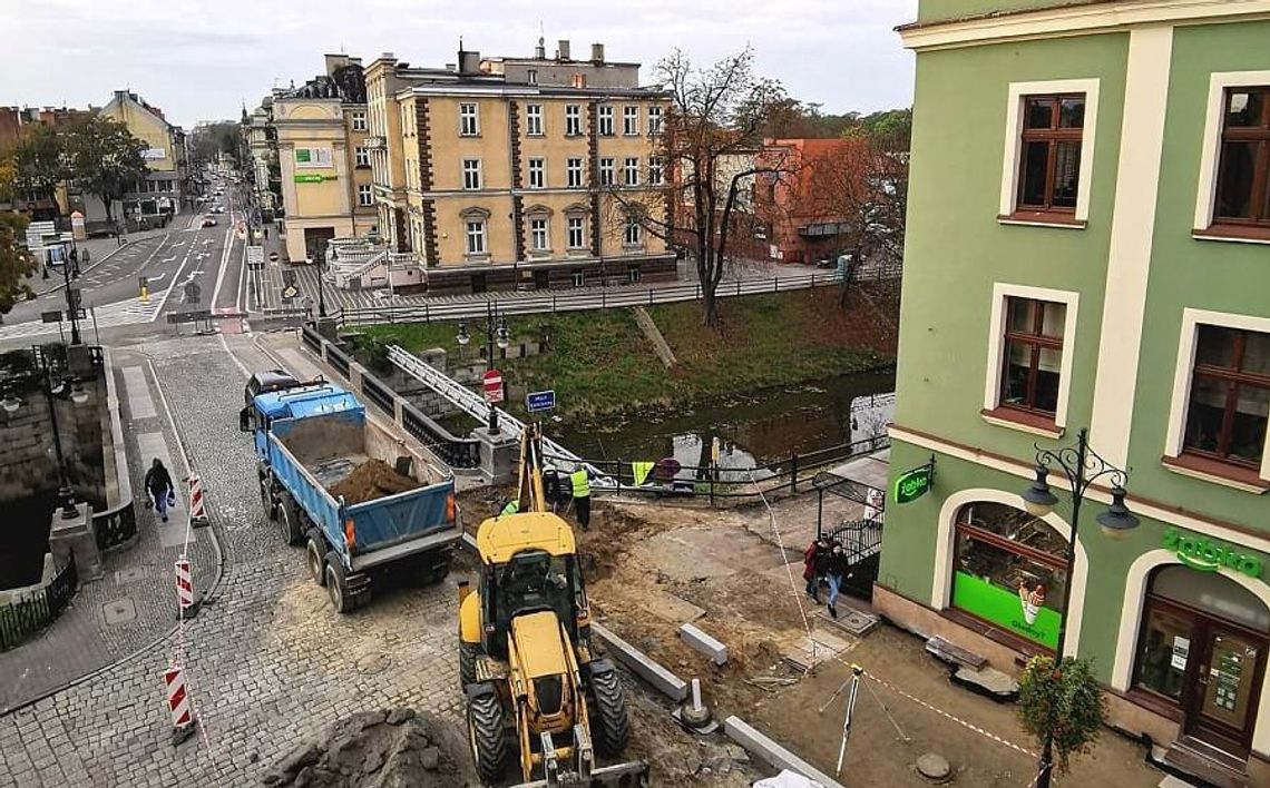 Kolejny etap prac na Śródmiejskiej. Zmiany w ruchu drogowym i kursach KLA