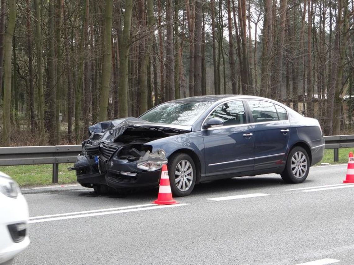 Kolejny wypadek na krajowej 25-tce ZDJĘCIA