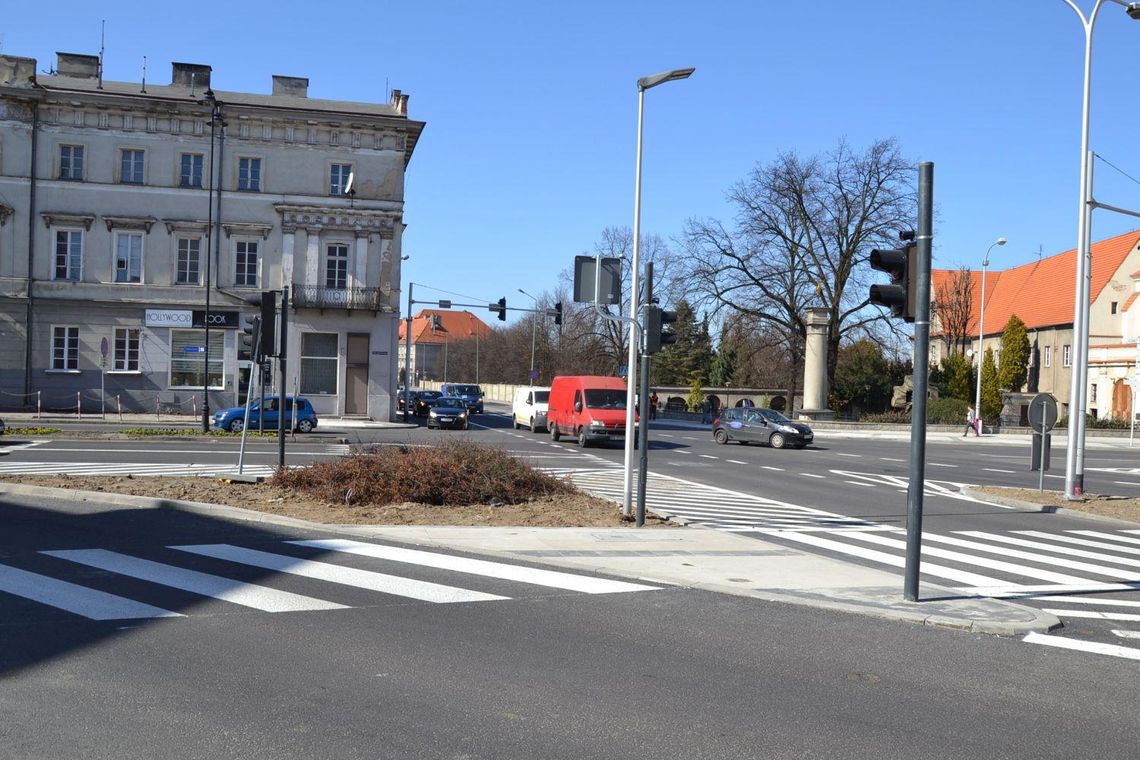 Koniec z objazdami. Plac Kilińskiego przejezdny ZDJĘCIA