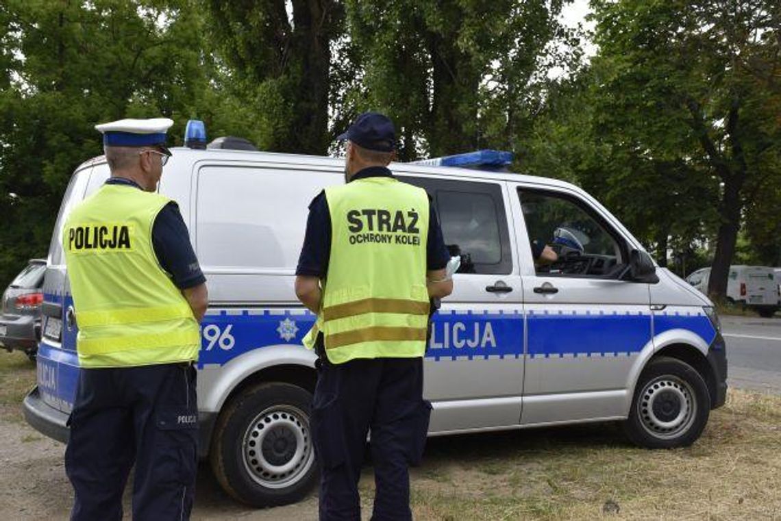 Kontrole policji i funkcjonariuszy SOK na przejazdach kolejowych WIDEO