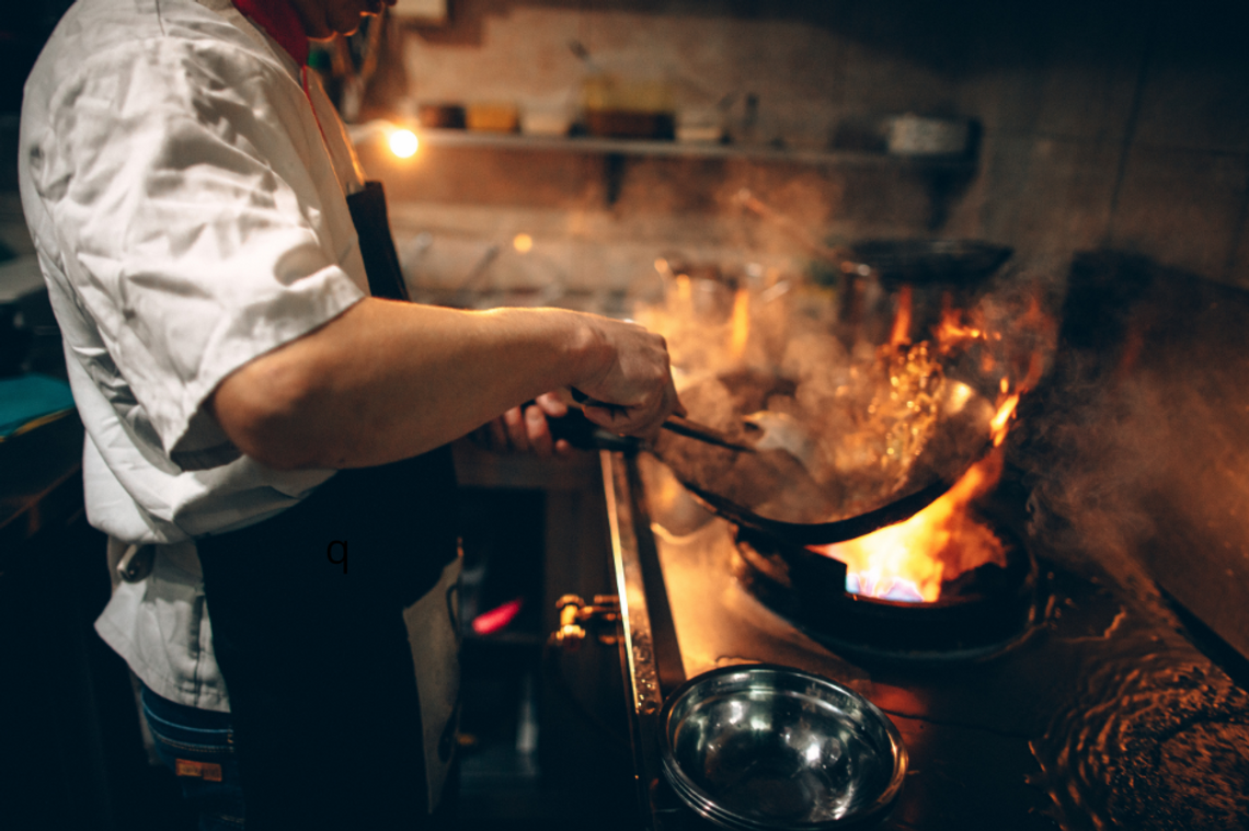 Kontrole w restauracjach. Wykryto liczne nieprawidłowości