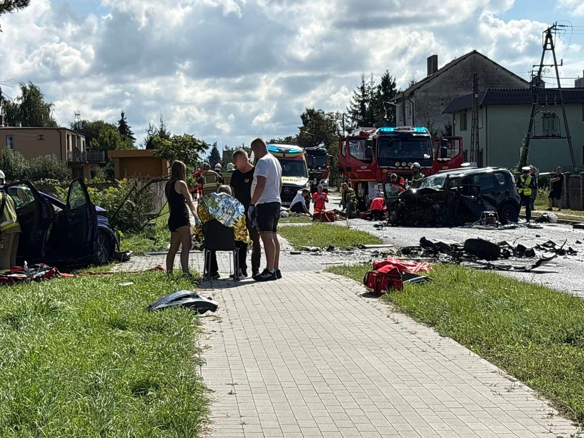 Koszmarny wypadek na DW 442. To oni pierwsi ruszyli na pomoc!