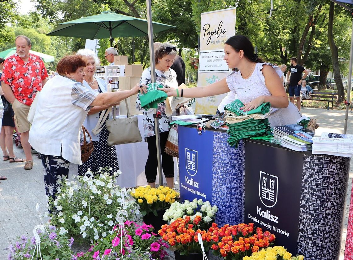 Kwiatowe stoiska na miejskich plantach ZDJĘCIA