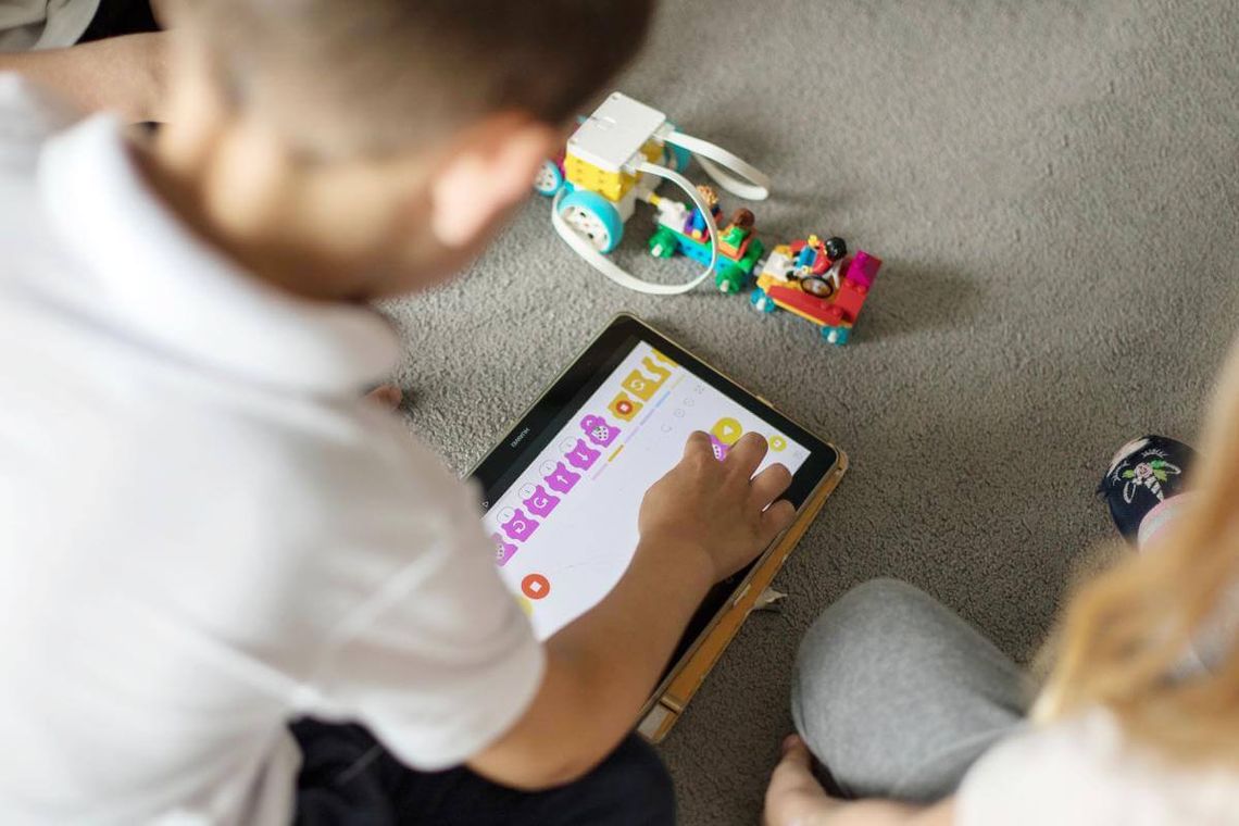 Dziecko na półkolonii letniej z Go4Robot
