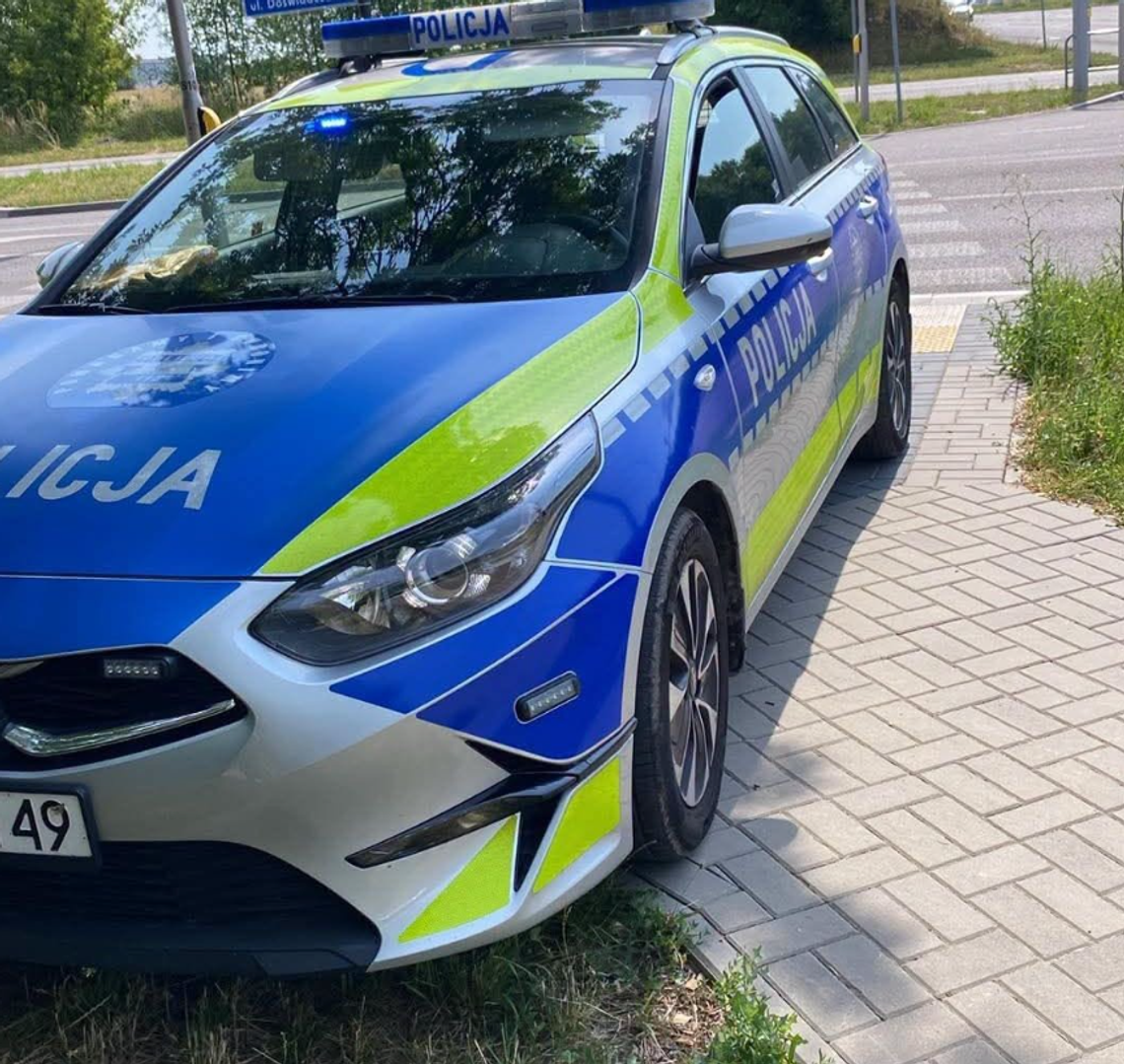 Leżał na podłodze sklepu i bełkotliwie mówił. To nie był alkohol! Leżał na podłodze sklepu i bełkotliwie mówił. To nie był alkohol!