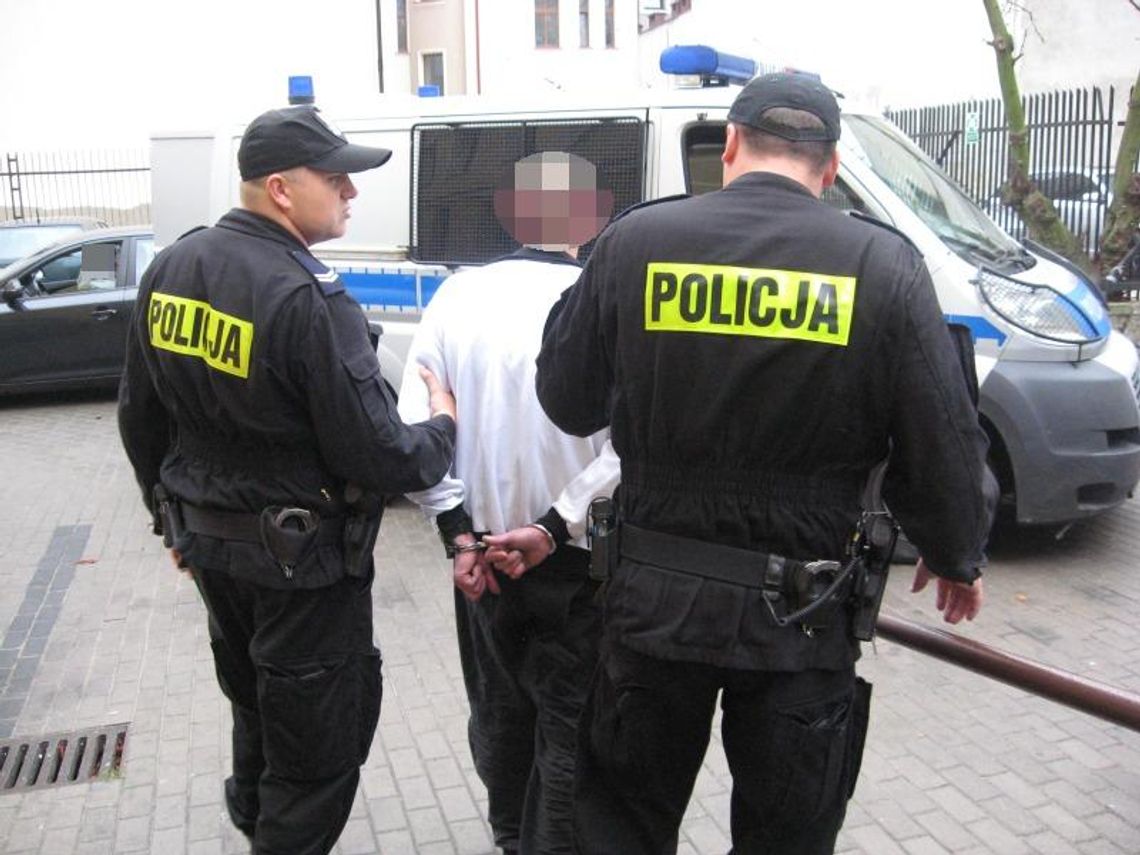 Lokatorzy śpią, a złodziej okrada ich dom!