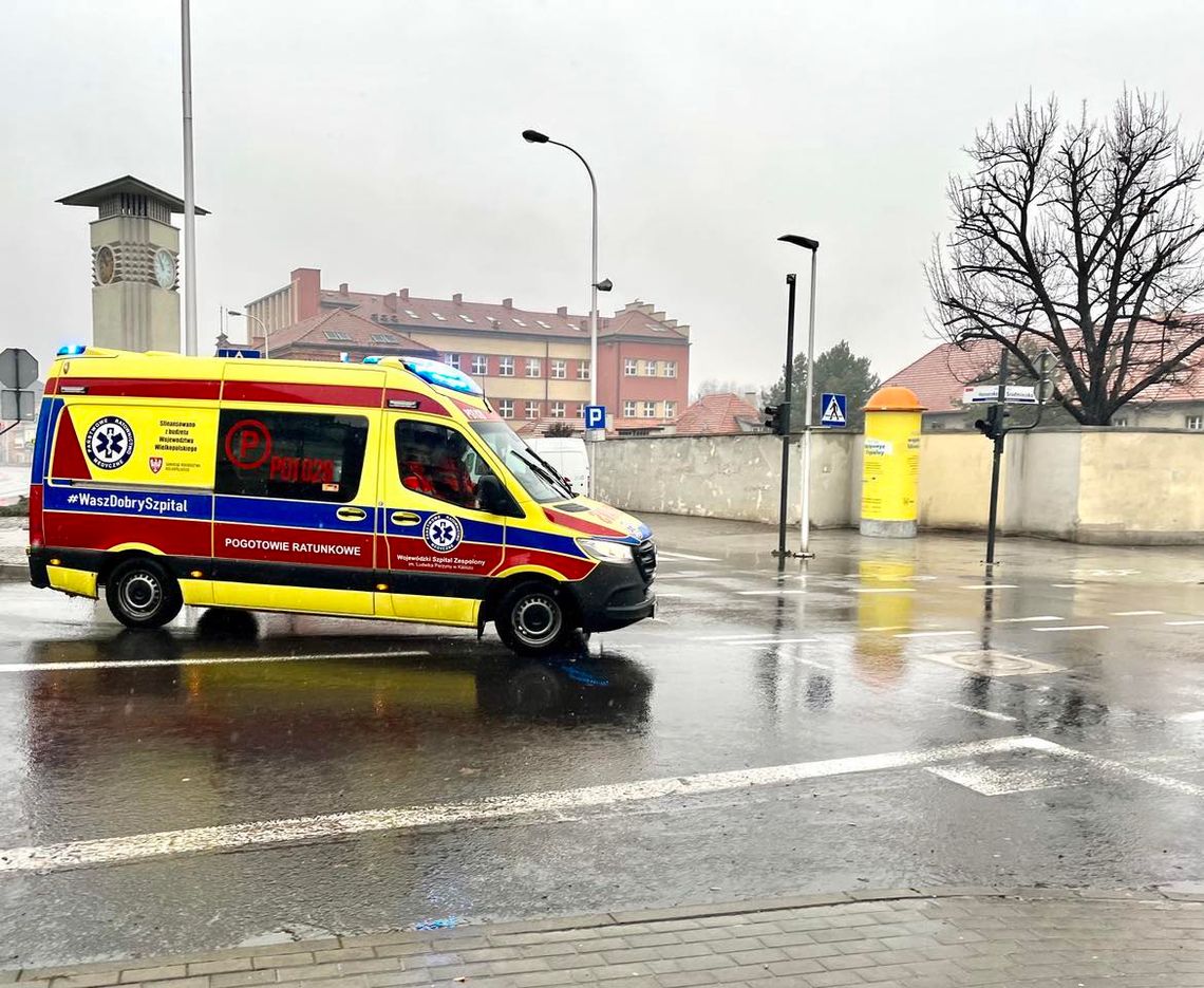 Maszyna sortownicza przygniotła mężczyznę. Doznał obrażeń nóg!