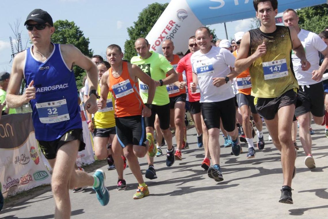 Mateusz Łańduch zwycięzcą Biegu Stawiszyn 5-10-15 km ZDJĘCIA