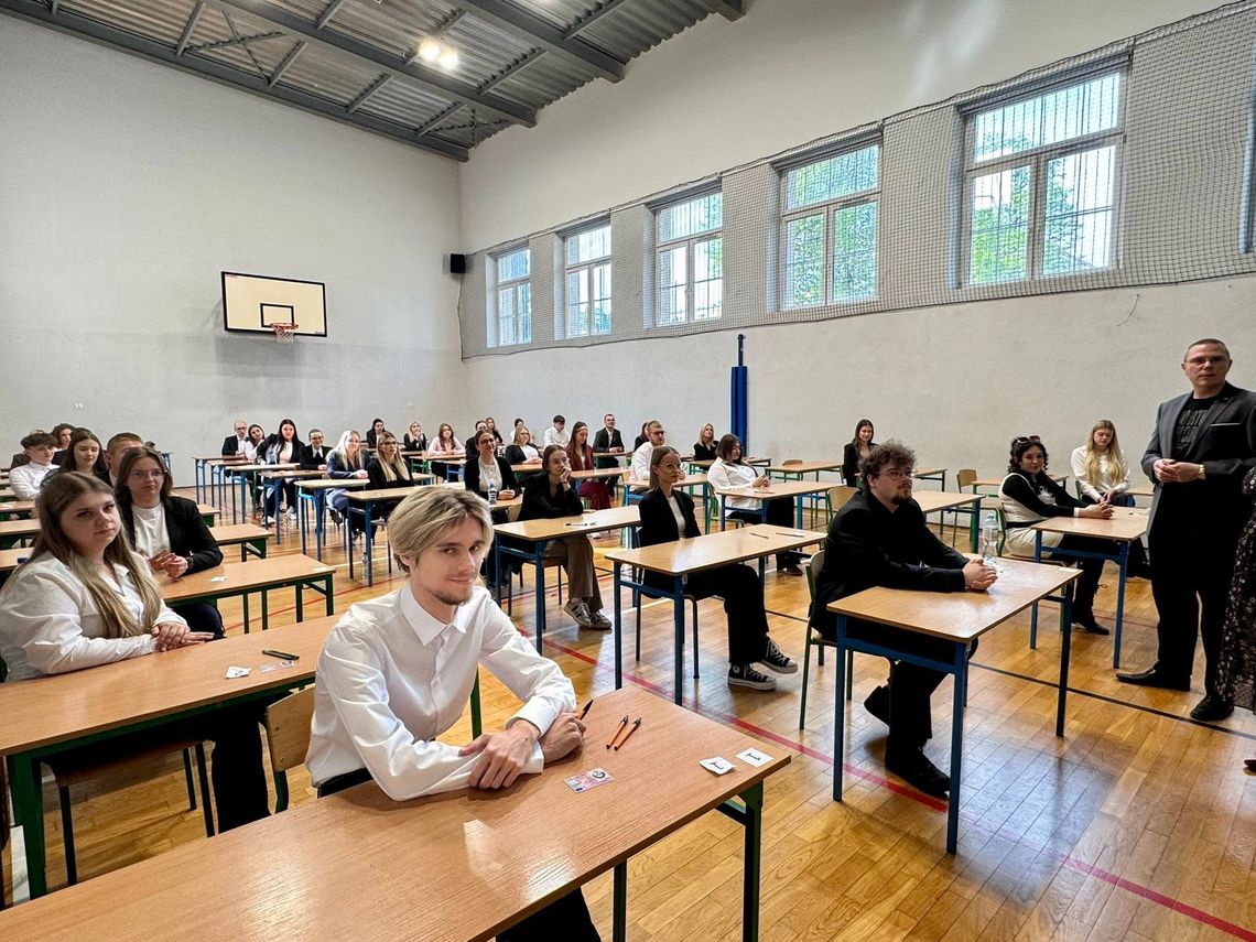 Maturzyści napisali pierwszy egzamin. Na początek język polski