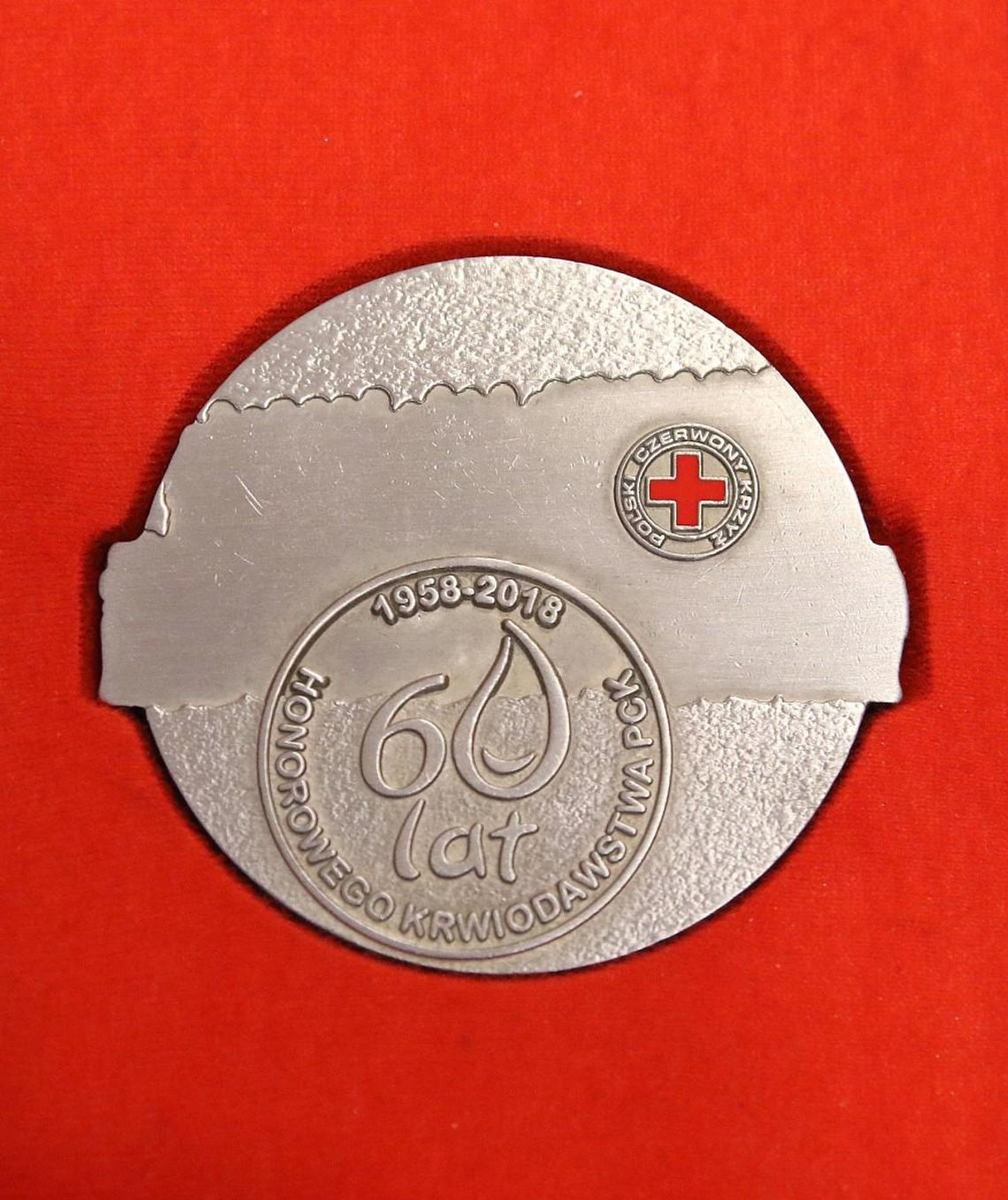 Medal 60-lecia Honorowego Krwiodawstwa PCK dla Urzędu Miasta Kalisza