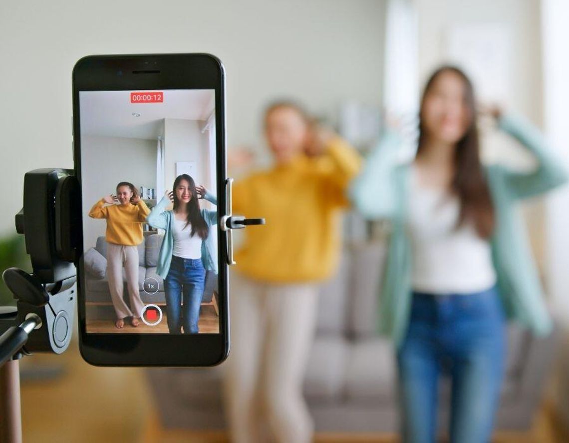 Media społecznościowe od 15 roku życia? Szykują się zmiany Media społecznościowe od 15 roku życia? Szykują się zmiany