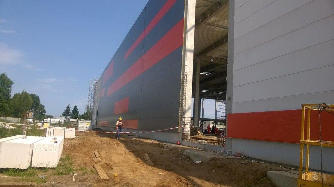 Mężczyzna spadł z wysokości 15 metrów ZDJĘCIA