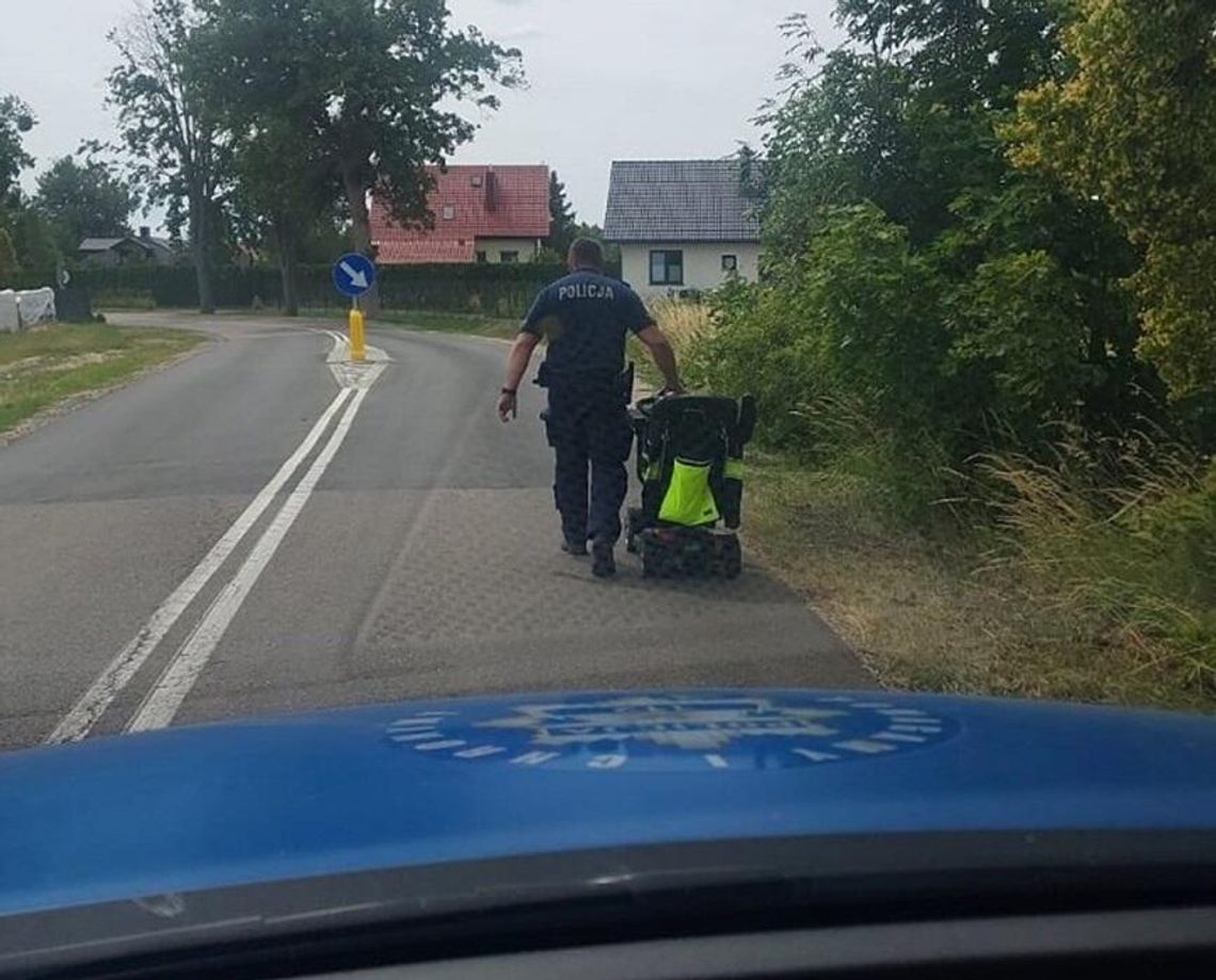 „Mężczyzna utknął na poboczu”.  Nietypowa policyjna eskorta