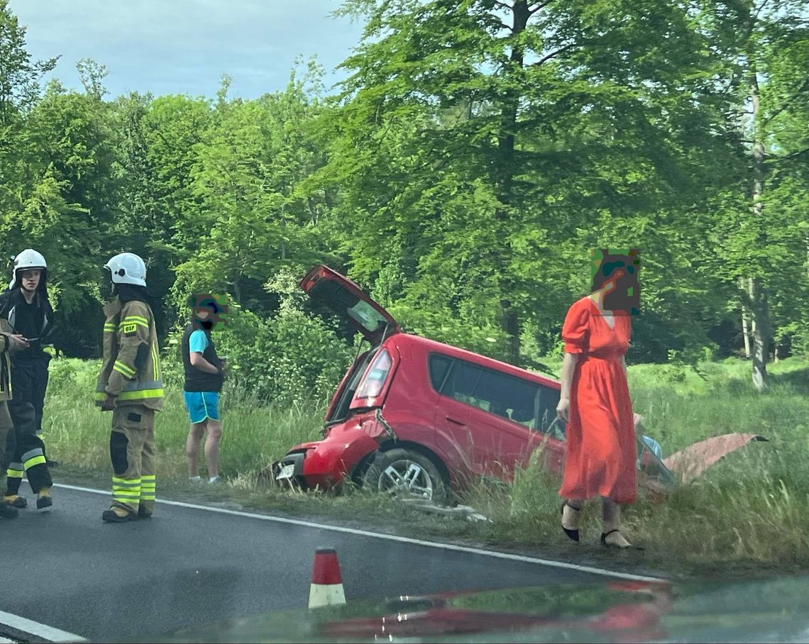 Miał sekundę na reakcję. W ciężarówce wystrzeliła opona