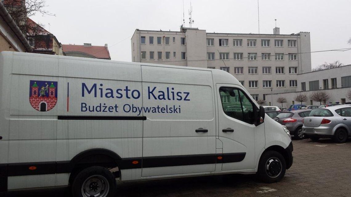 Miasto zakupiło samochód dla Banku Chleba. Organizacja stawia warunki