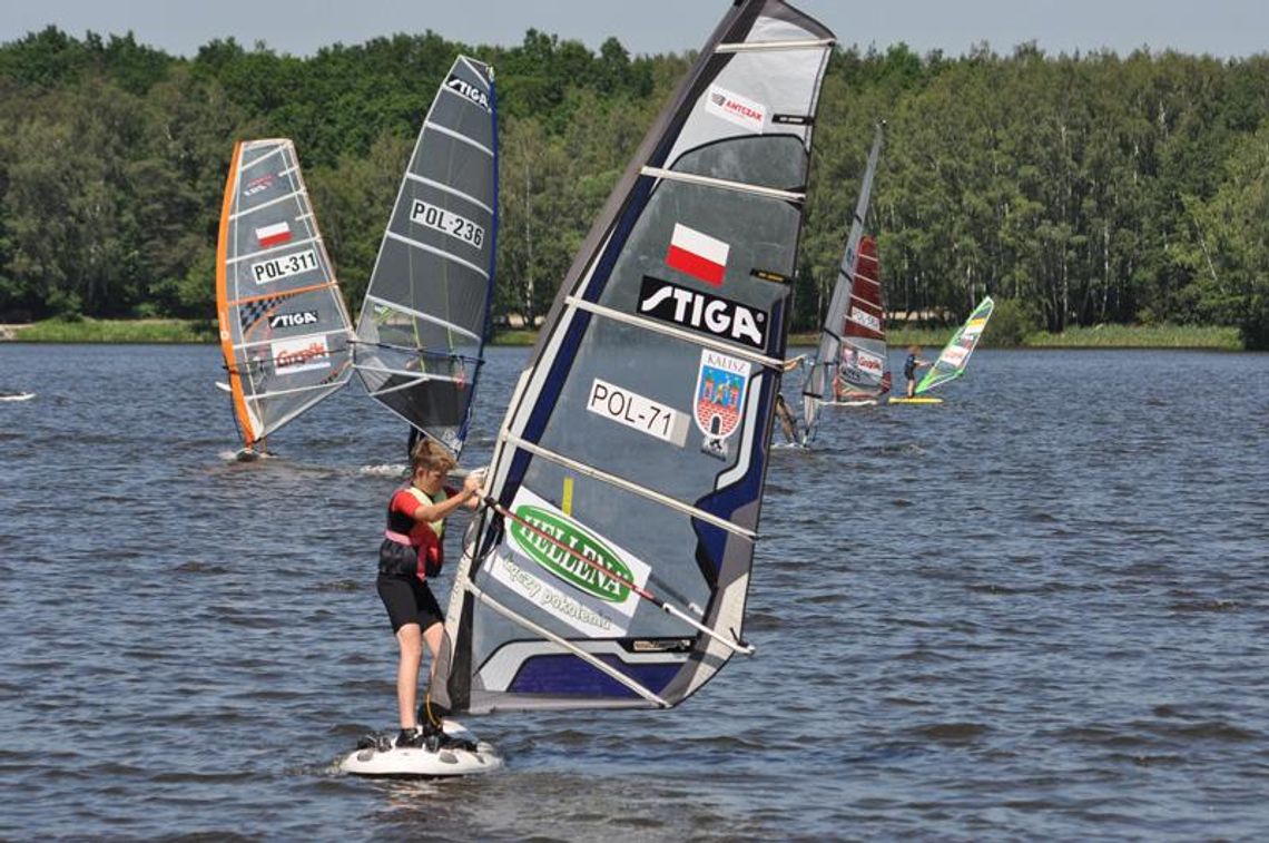 Międzynarodowy windsurfing w Szałem